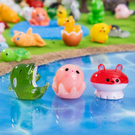 Teenzee mini resin animals - lizards create playful focal points in crafts.