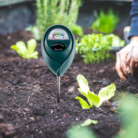 Tennedriv Green houseplant moisture meter displays soil status for healthy pots.