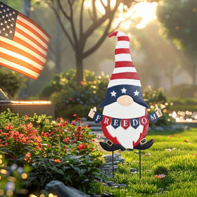 TERESA'S COLLECTIONS stars-and-stripes hat detail on metal yard stake