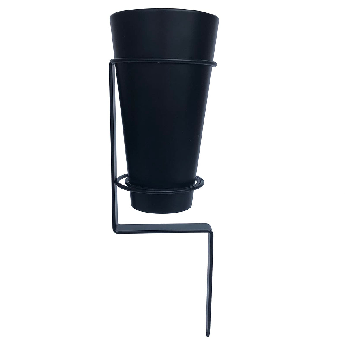 ThmuBtOa cemetery vase with floral foam inserts enables customizable bouquets.