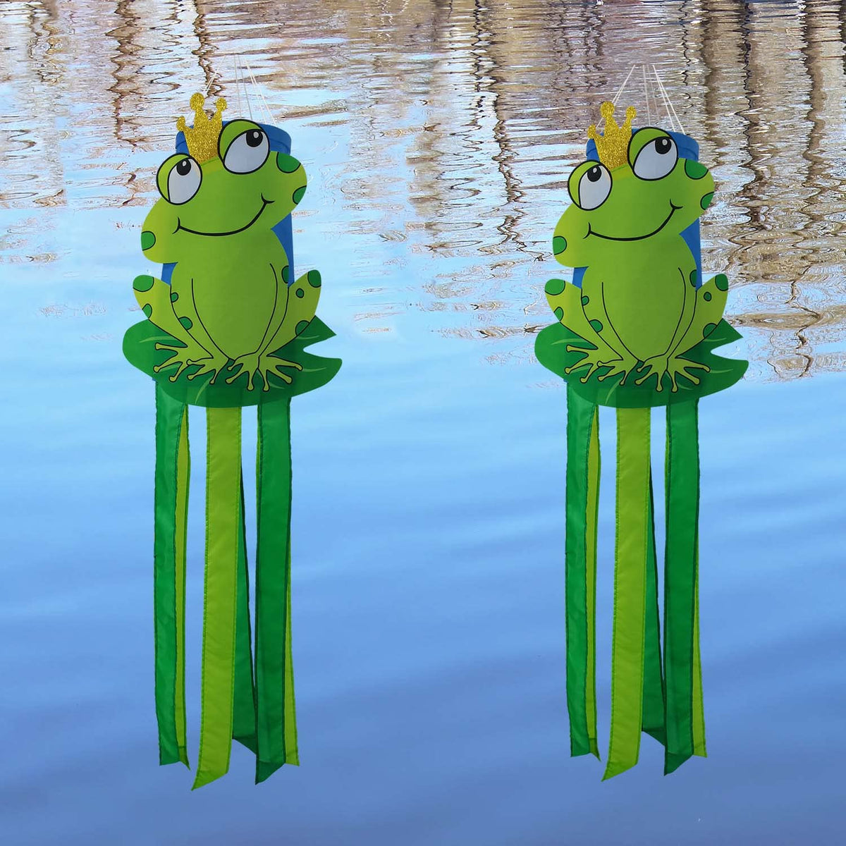 THQZLH patio decor frog windsock lightweight and easy to hang in yards.