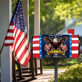 Tiamon weather-resistant Oxford fabric protects mailbox from weather and stains.