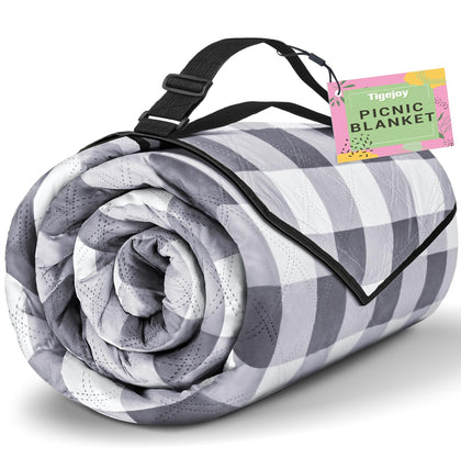 TigeJoy extra-large picnic blanket 80x118 on grass, ideal for family meals and games.