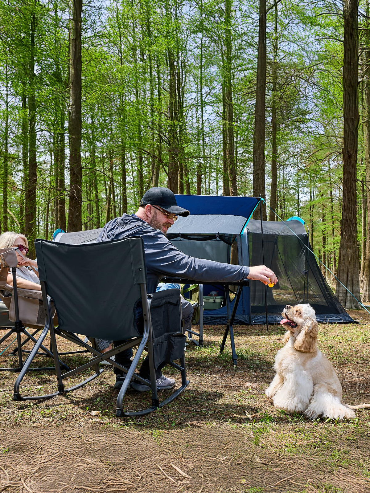 TIMBER RIDGE side pocket keeps phones and essentials within reach.