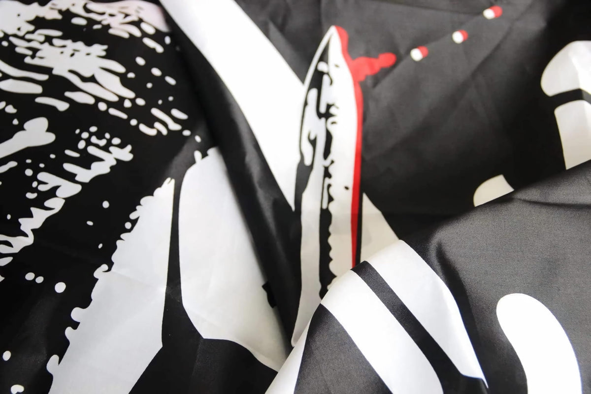 Time Roaming Dead Man's Chest flag packaging includes hardware and setup