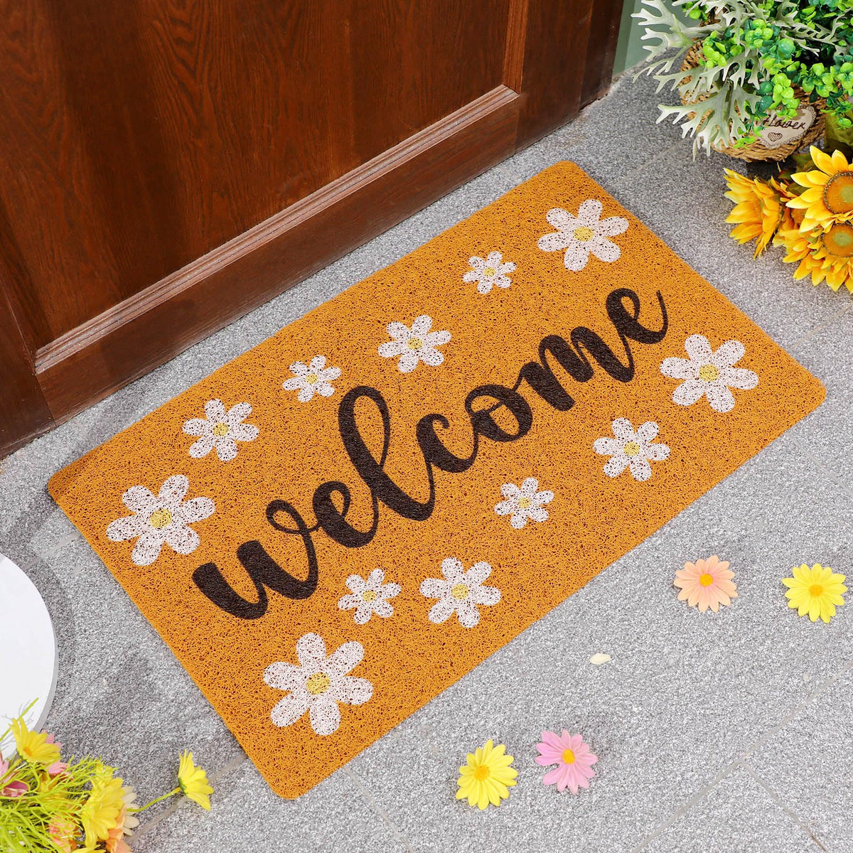 Durable faux coconut fiber withstands wear and weather over time.