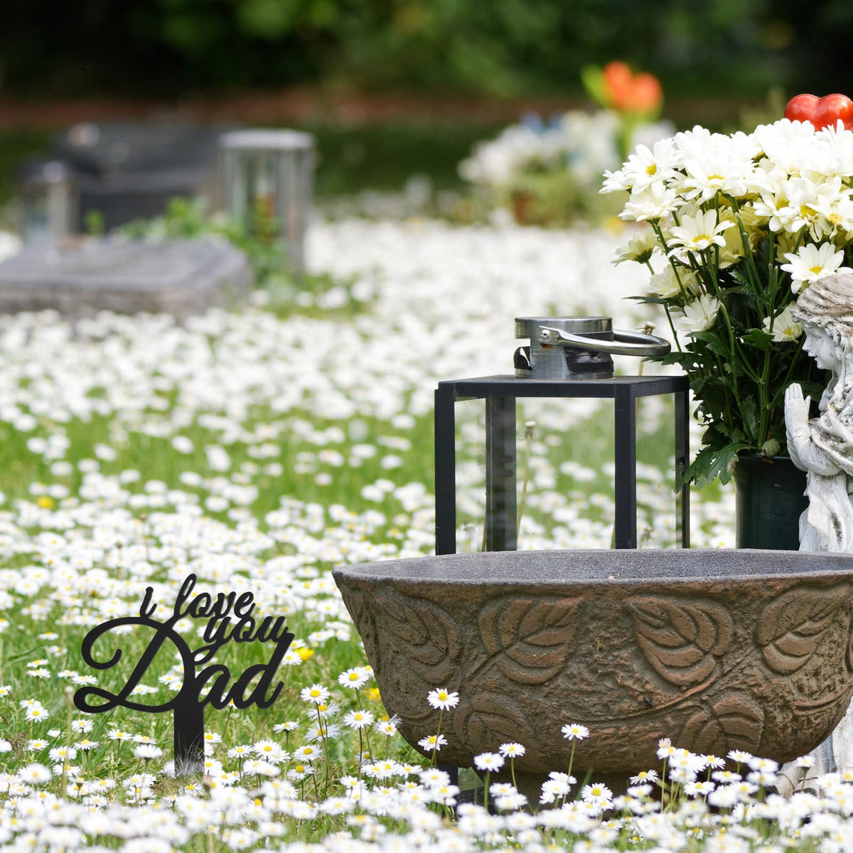 Tinideya Dad Memorial Stake metal closeup shows galvanized iron durability.