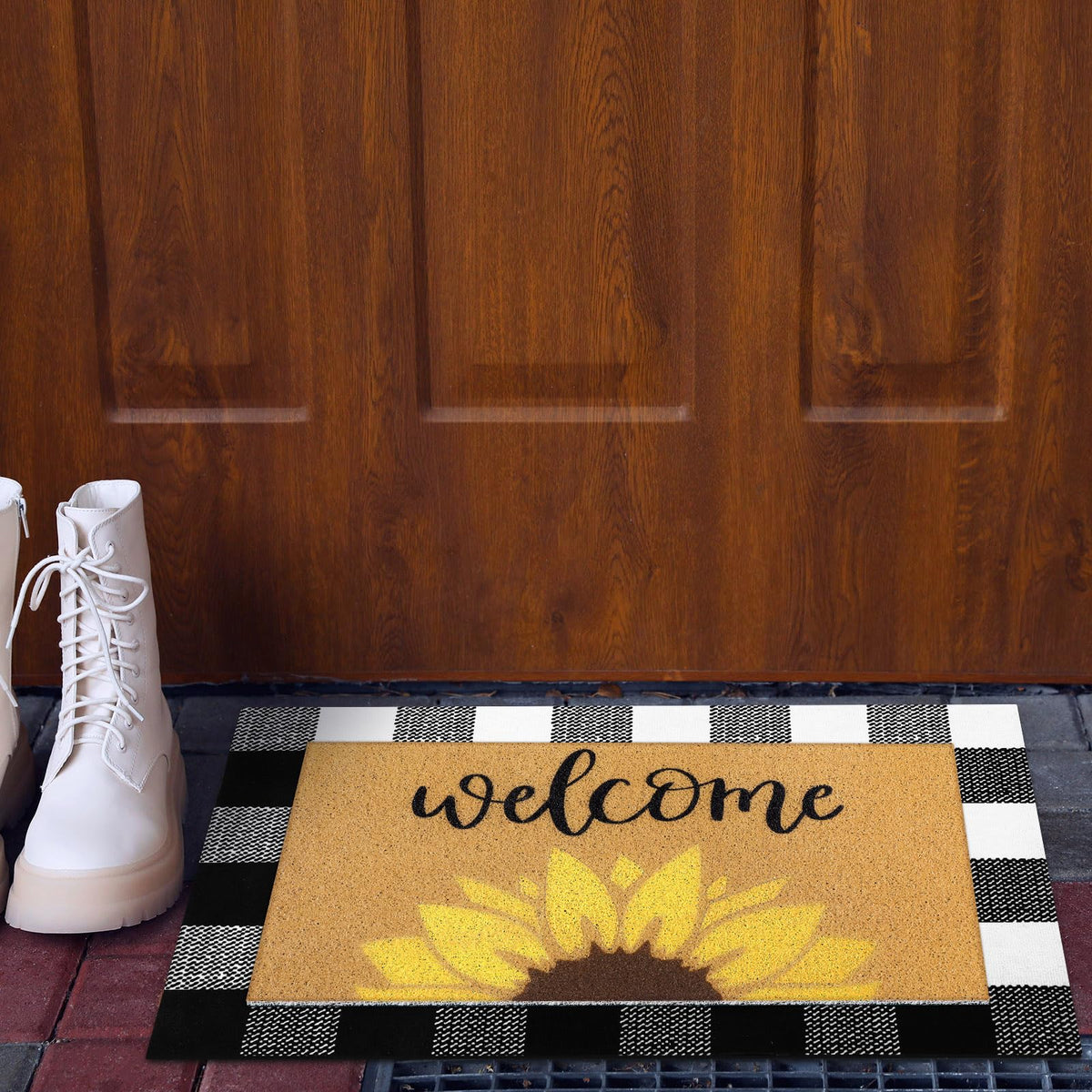 Tinideya non-slip backing mat improves stability at entryways.