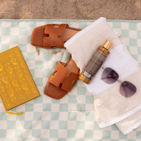 Tiny Twinkle blanket with handle and strap for effortless outdoor transport