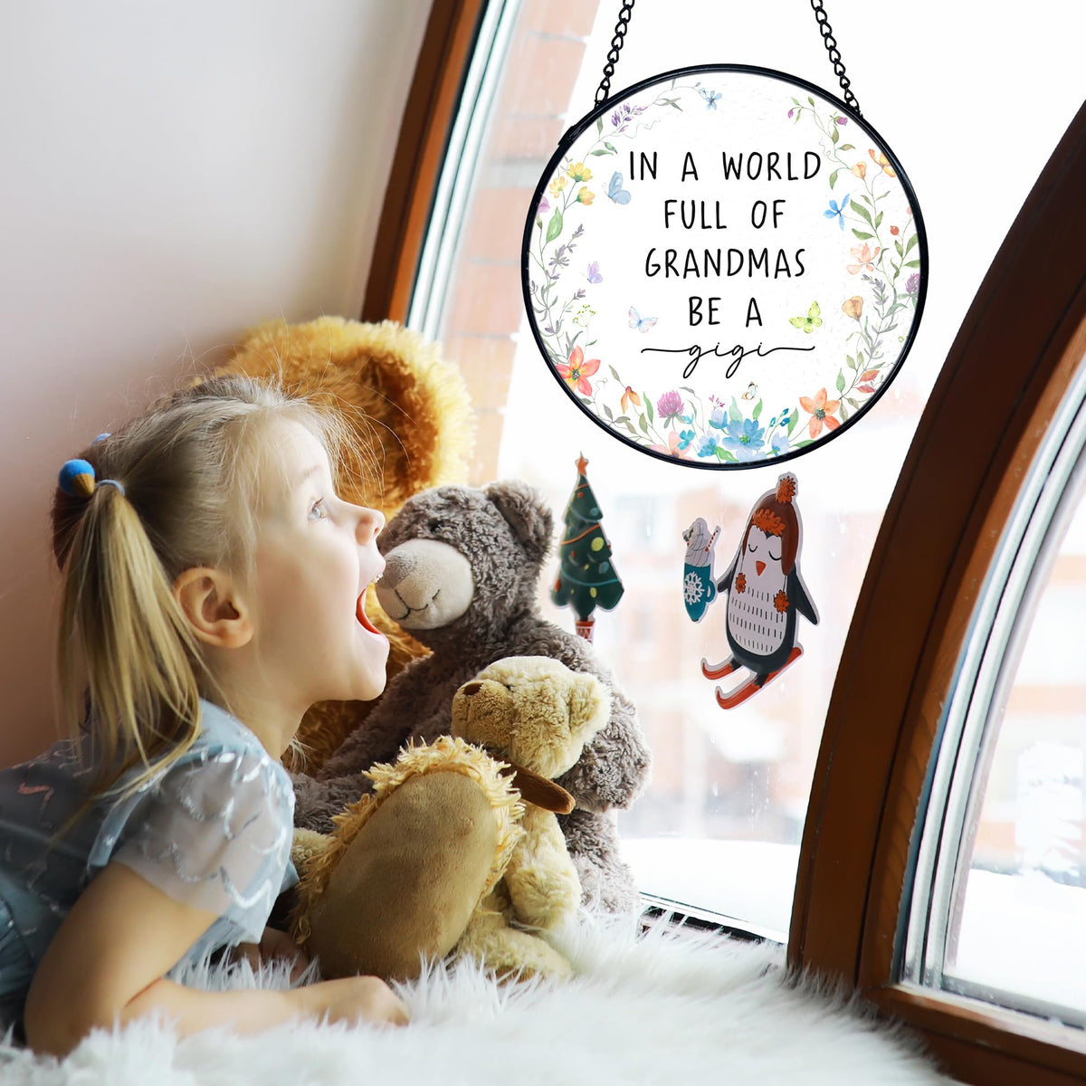 TNUW Gigi Gifts metal frame and chain ready for secure hanging