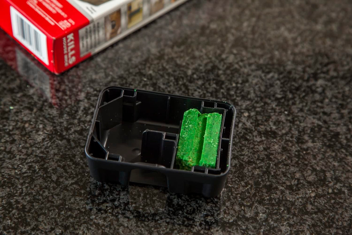 Tomcat Mouse Killer 16 preloaded disposable stations for convenient indoor pest control.