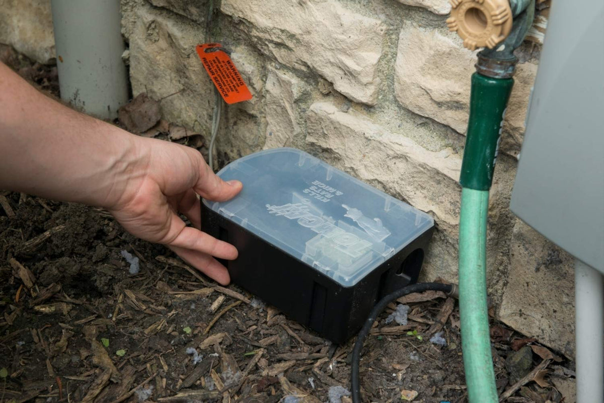 Tamper-resistant Tomcat design helps keep kids and pets safe