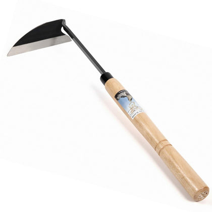 Tomerry Nejiri Kama sharp edge enables precise ground-level weed cutting.
