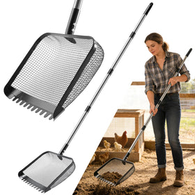 Tongjing grid-scoop design enables quick cleanup of coop litter and debris.