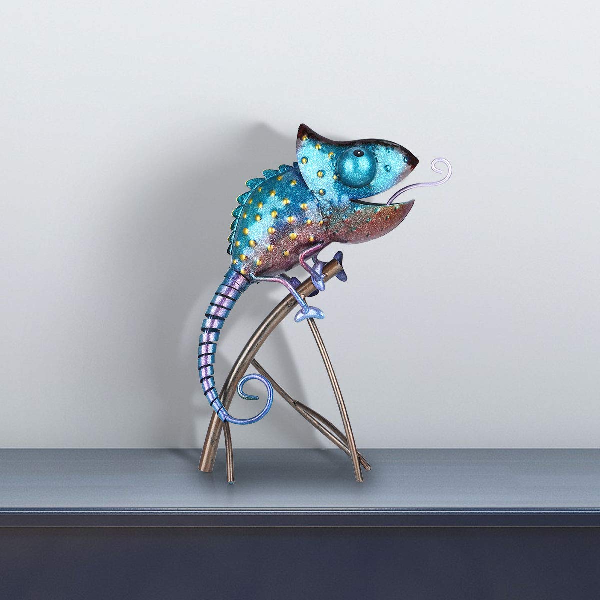 Tooarts chameleon sculpture with textured skin for indoor display and conversation