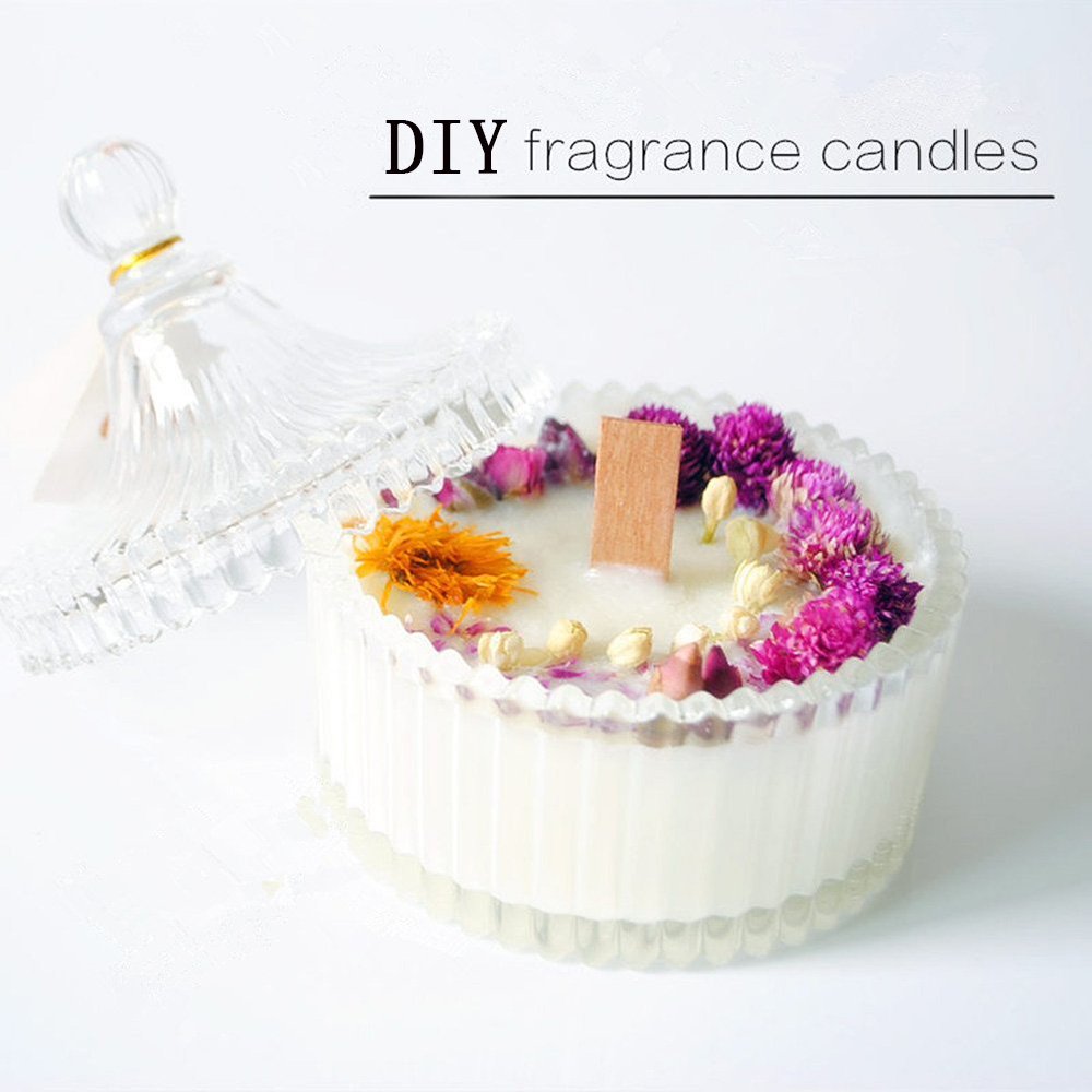 TooGet candle making use dried flowers add aroma and color.