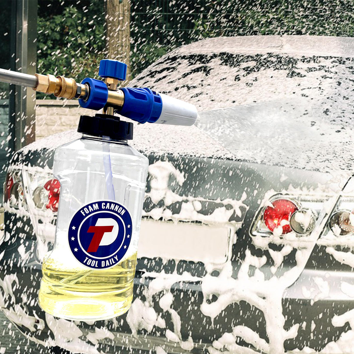 Tool Daily foam cannon ideal for cars, roofs, driveways, and siding cleaning.
