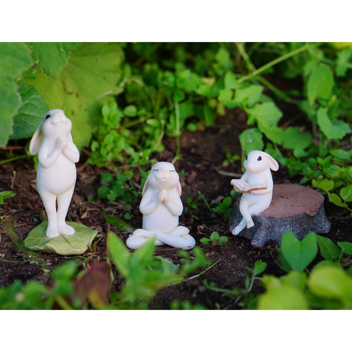 Top Collection miniature bunny statue for terrariums and shelves in ivory.