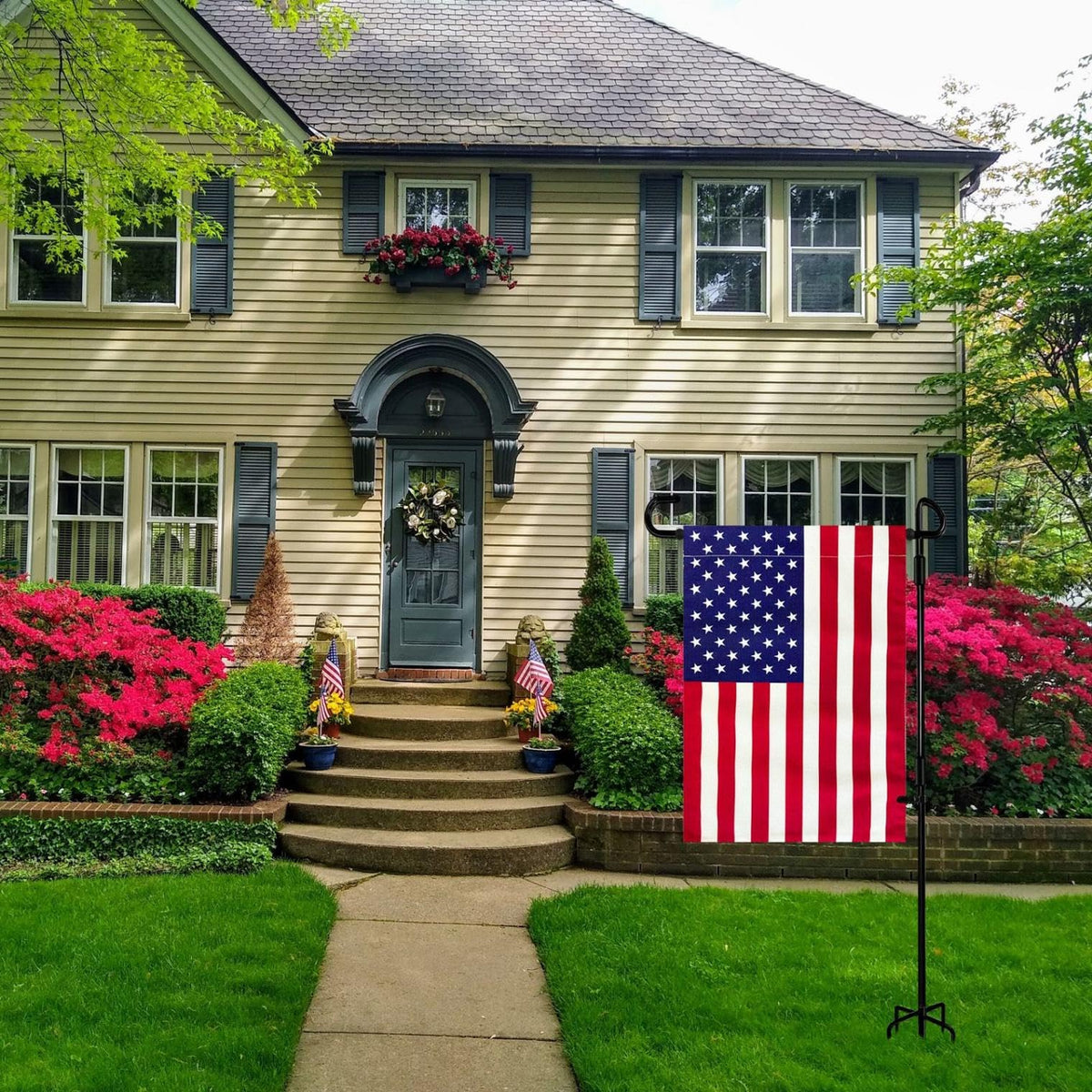 TopFlags powder-coated stand withstands weather and rust.