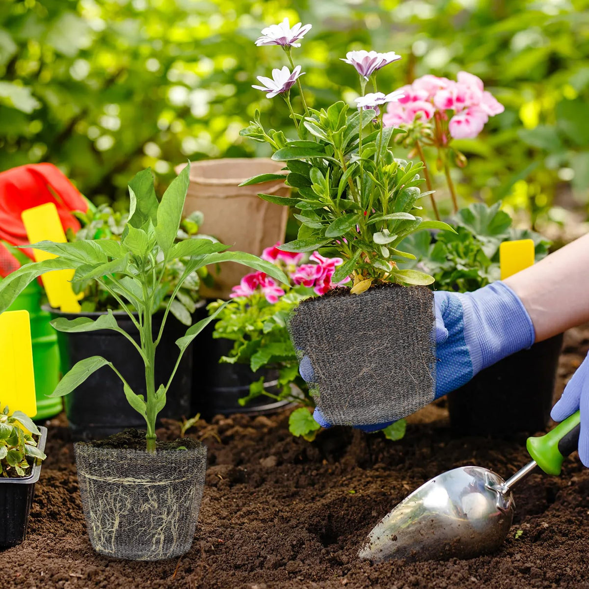 Topfurn easy installation guide in a garden bed scene.