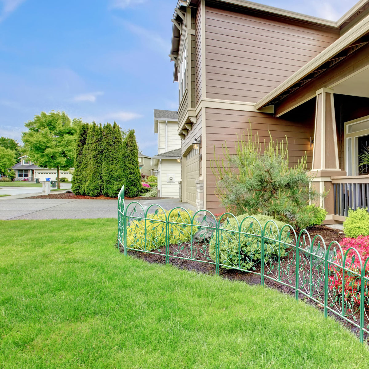 TOUFUN Easy installation fence saves setup time in yards.