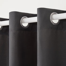 Town & Country Basics Cabana outdoor installation view shows water-repellent performance.