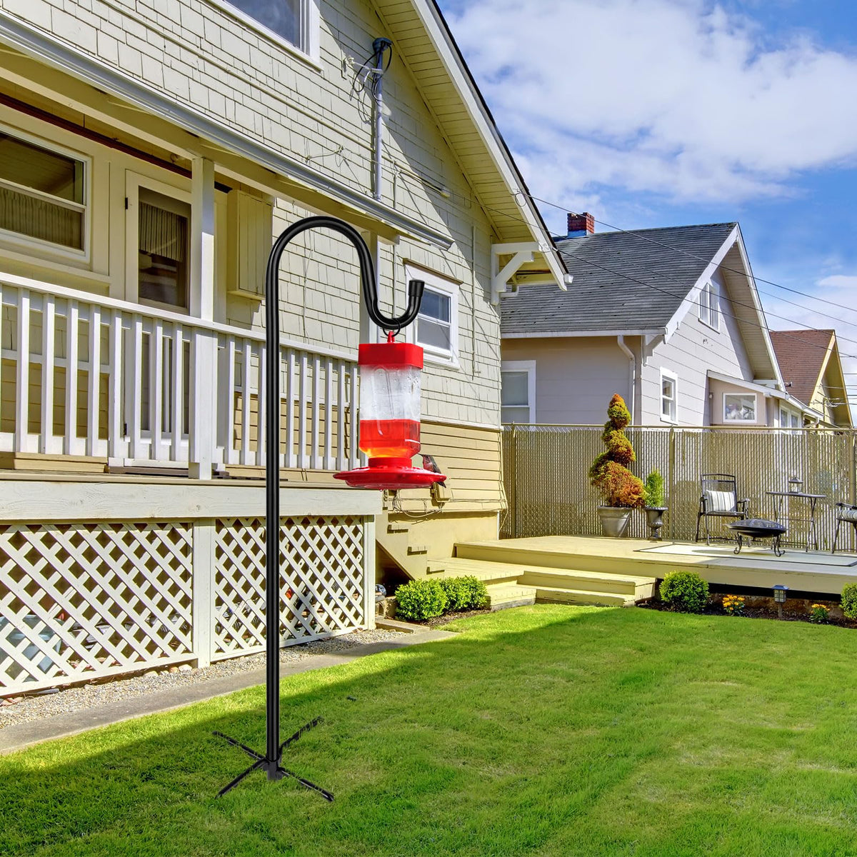 ToyHotels ground-stake design secures hooks in soil for sturdy outdoor use.