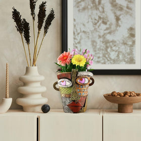 TOZLU colorful resin flower pot brightens gardens with modern flair.