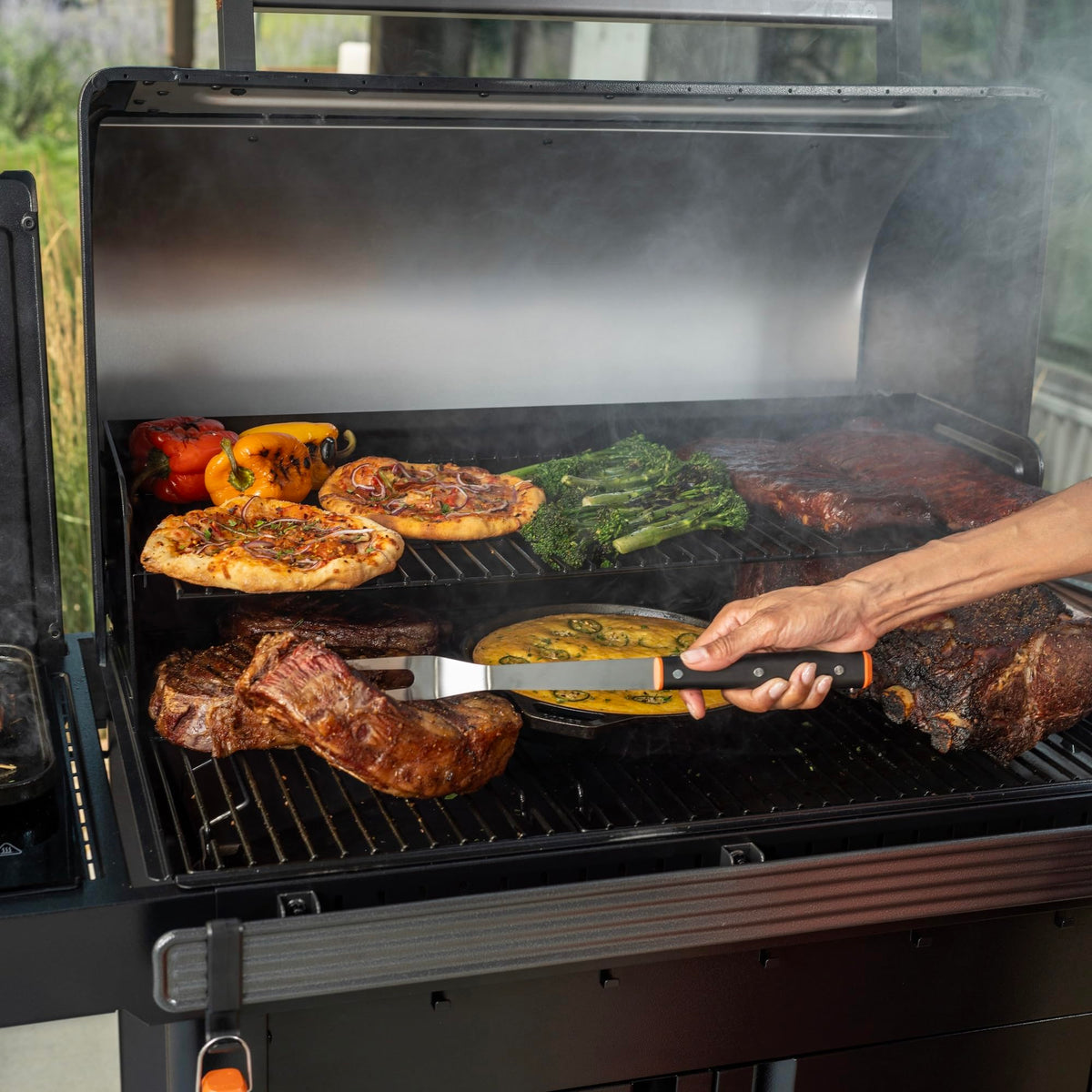 Traeger BAC791 with dishwasher-safe handle for easy cleanup after grilling.