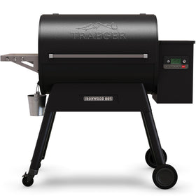 Traeger Ironwood 885 with wide cooking area ideal for feeding a crowd.