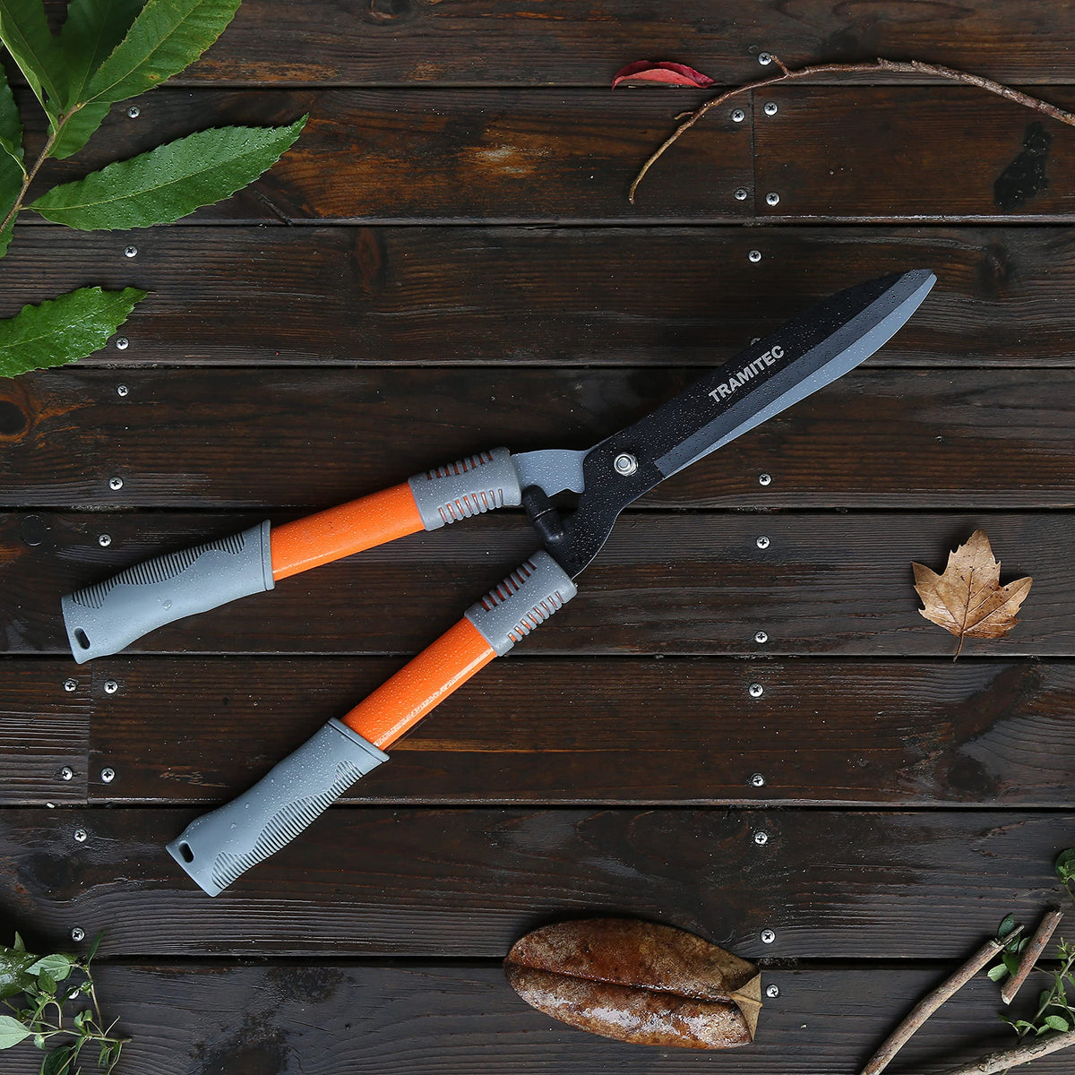 TRAMITEC easy maintenance thanks to rust-resistant blade coating.
