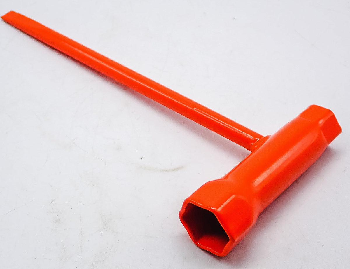 Orange handle detail for easier grip and control.