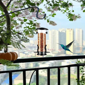 Triflice chew-proof lid and base help deter squirrels while inviting songbirds.