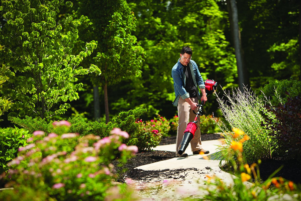 Lightweight CB720 design enables easy maneuvering around obstacles during yard work.