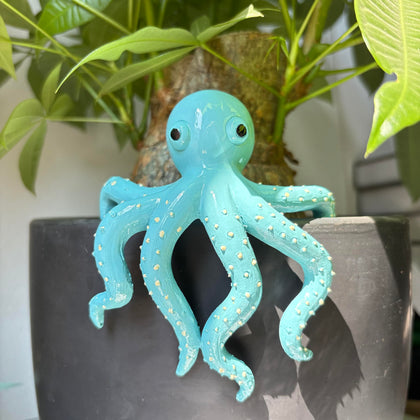 TSCVPJL octopus flower pot hugger closeup, durable outdoor decor.