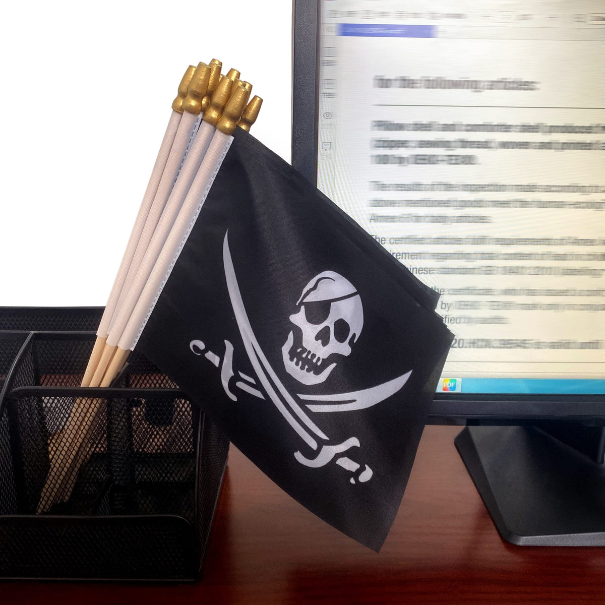 TSMD 12-pack pirate flags ideal for celebrations and outdoor use