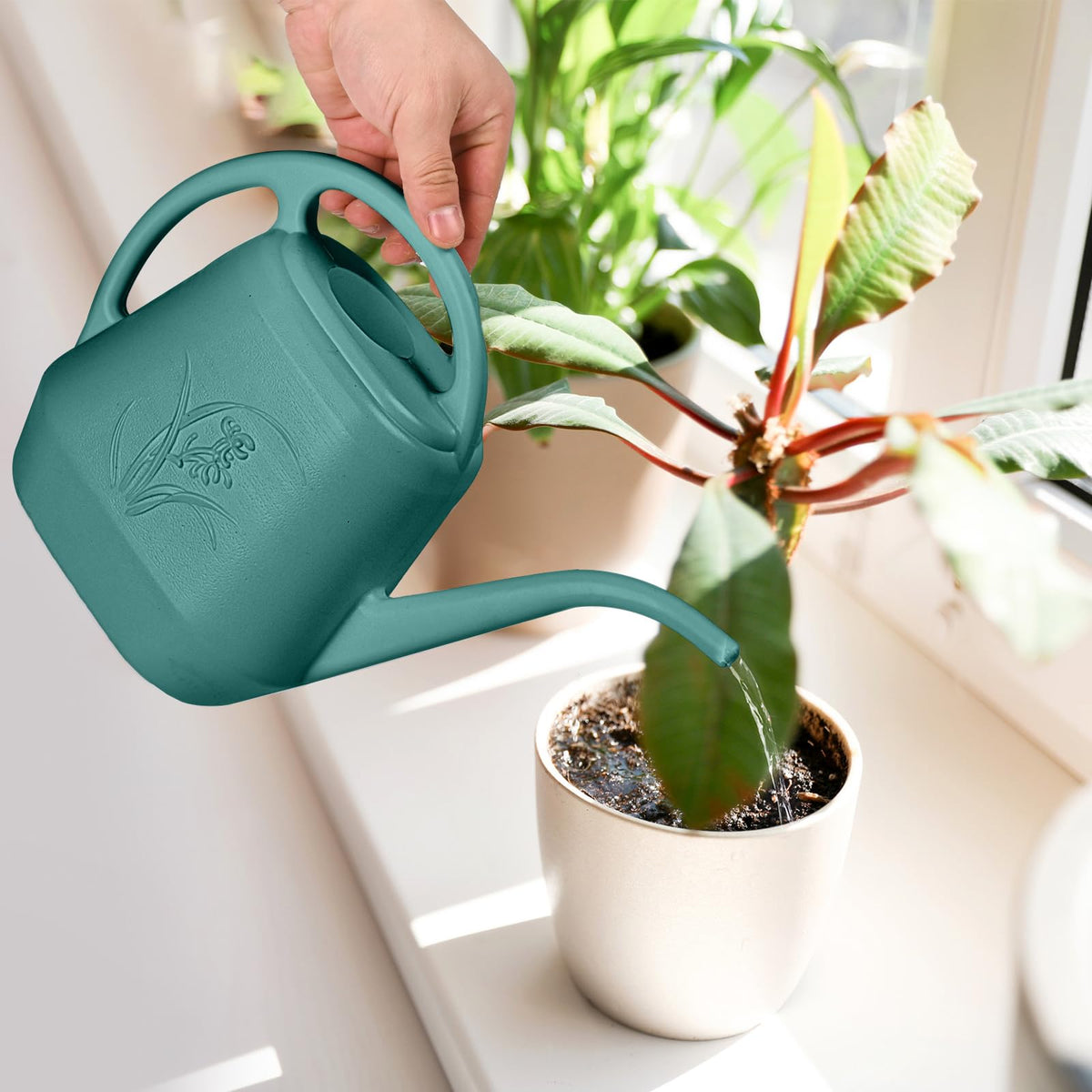 TTAOE GN Grip Watering Can durable plastic, lightweight and long-lasting
