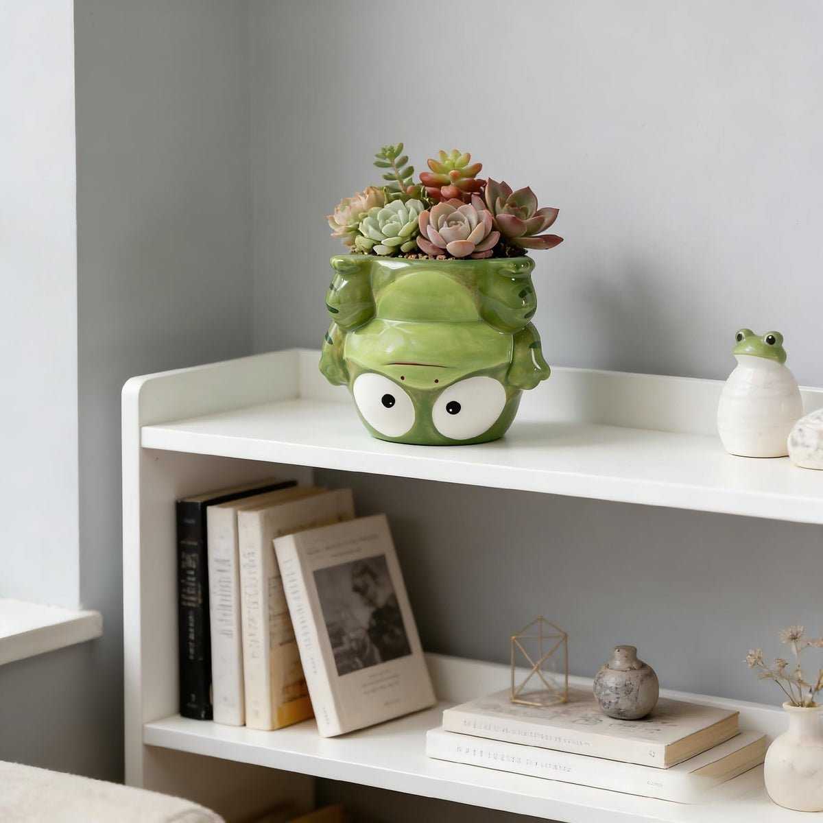 TTLOZC indoor-outdoor planter fits tables, shelves, and garden corners.