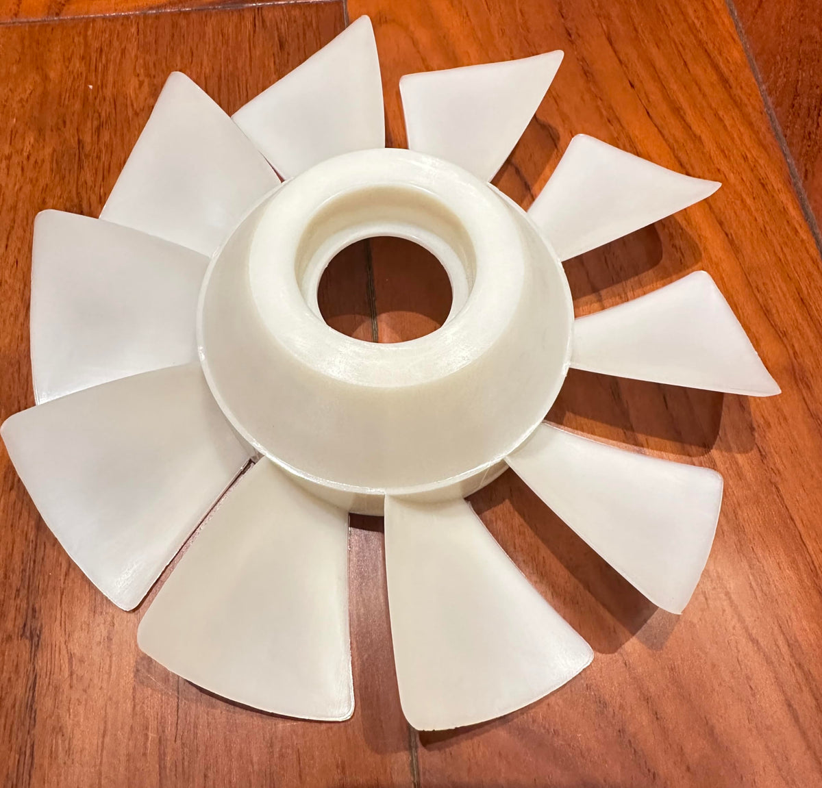 TUAIC 731-06098 hydro fan with durable metal body