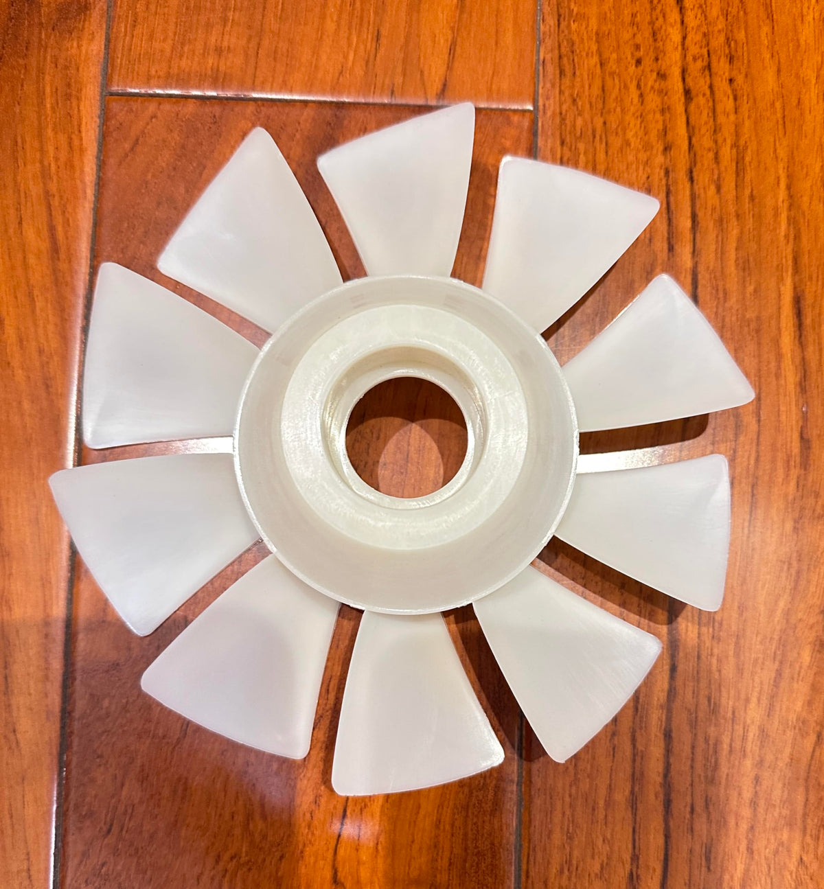 TUAIC 731-06098 hydro fan side angle with compact 7x7x2 inches