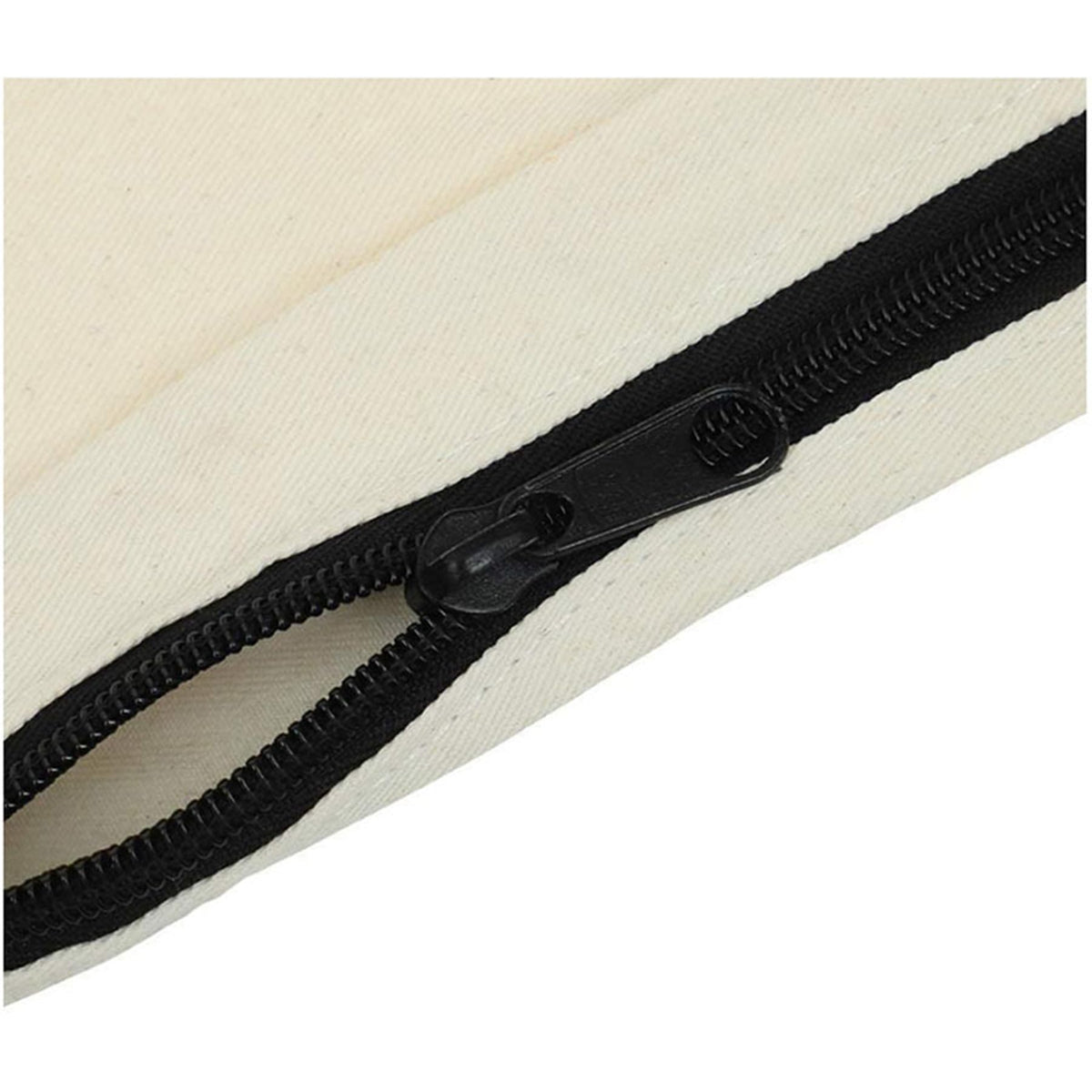 TUAIC cotton polyester blend bag emphasizes durability for extended leaf cleanup sessions.