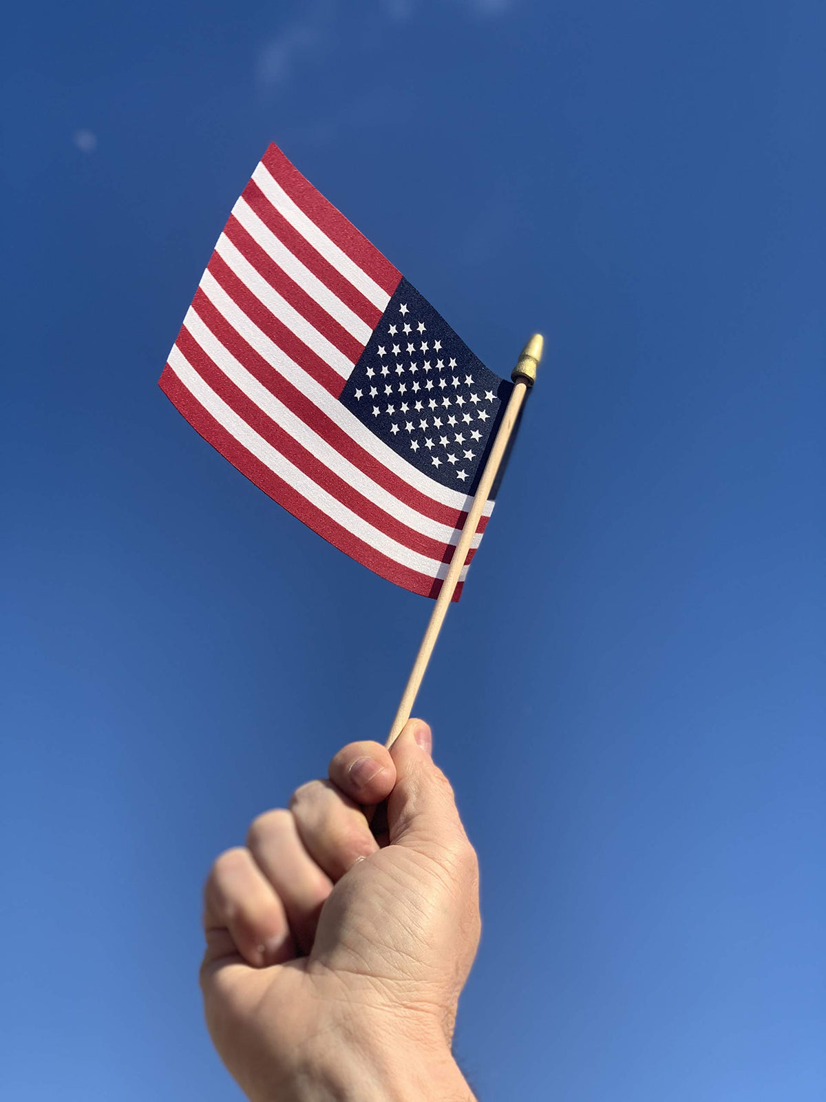 TUTARE 50 US flag sticks for versatile use