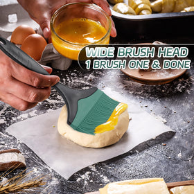 Tuyotue silicone brush for thorough sauce coverage on pastries and roasts.