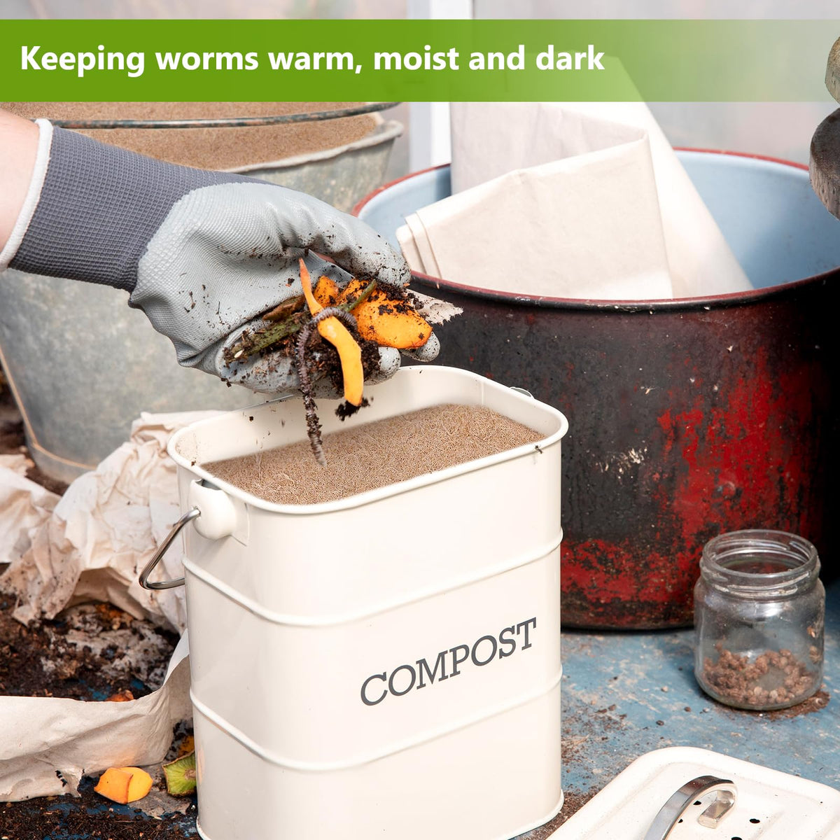 U0U easy-cut and soak blanket adapts to any bin size.