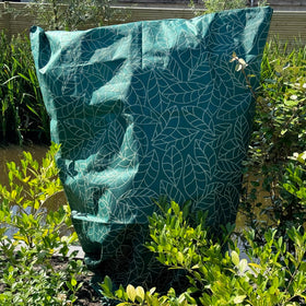 UB-STORE lightweight breathable fabric lets air reach plant roots.
