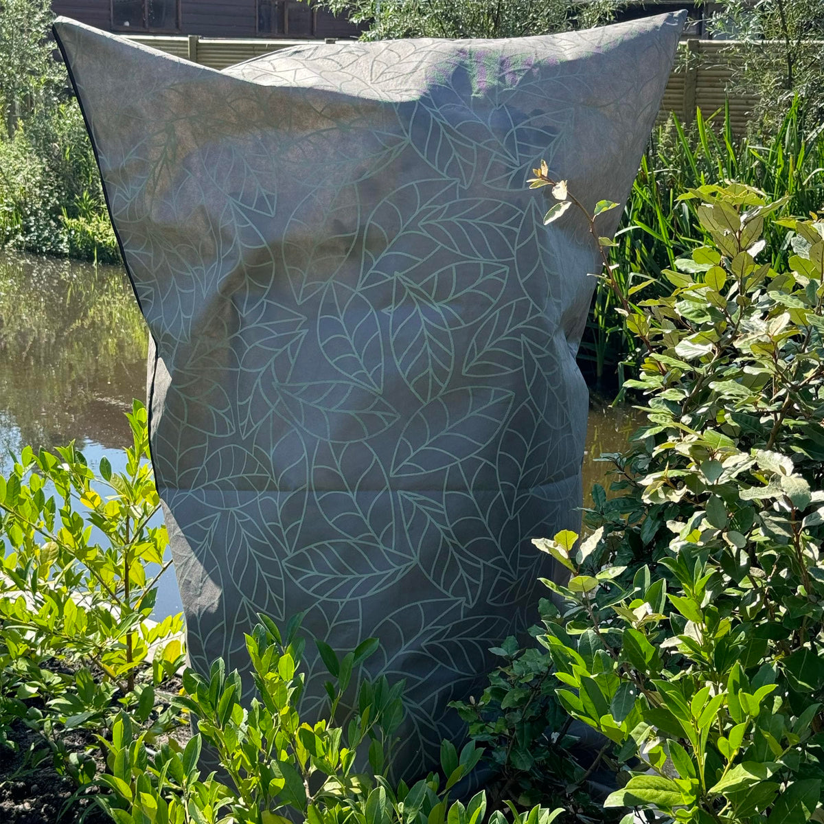UB-STORE reusable cover for multiple seasons, reducing waste.