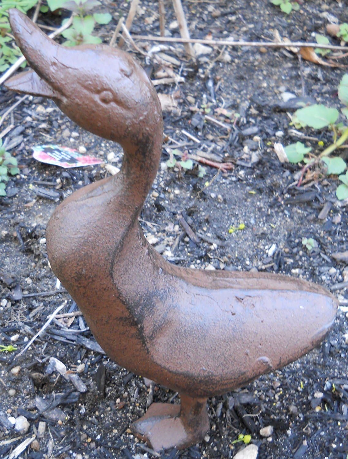 UD garden decor statue adds rustic charm to outdoor spaces