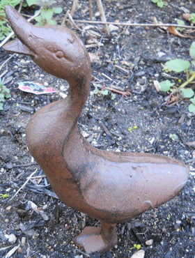 UD garden decor statue adds rustic charm to outdoor spaces