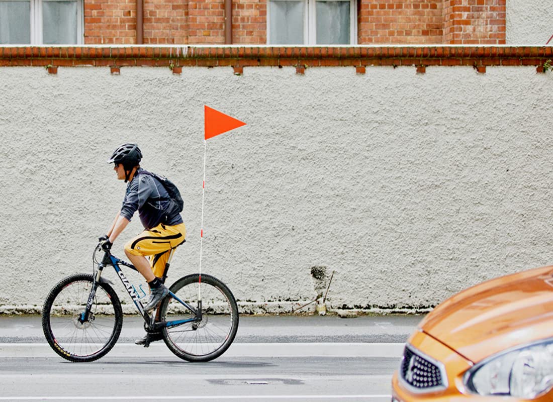 Uelfbaby gift-ready safety flag set for kids on bikes.