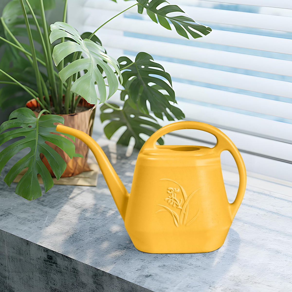 UFANME in-use shot shows controlled pour for potted plants